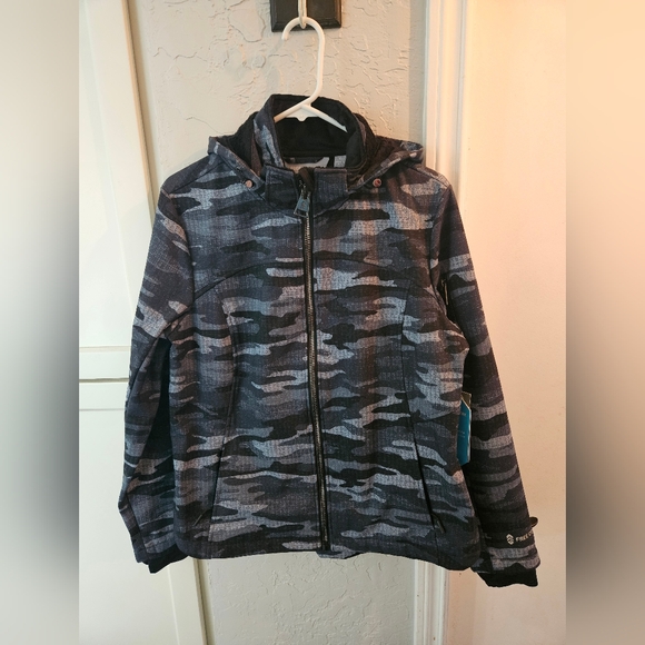 NWT Free Country Women's Large Shale Black / Gray Camo Super Softshell Jacket - Picture 2 of 9